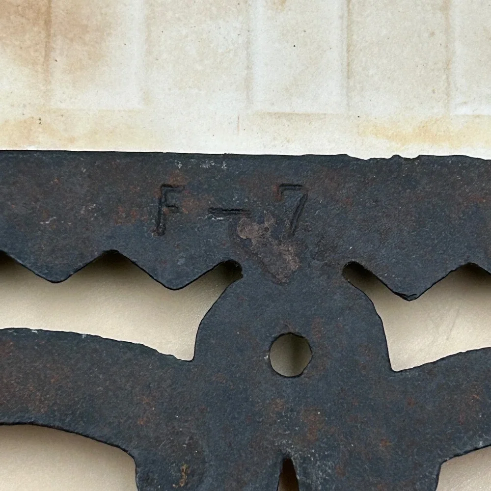 N/A vintage trivet